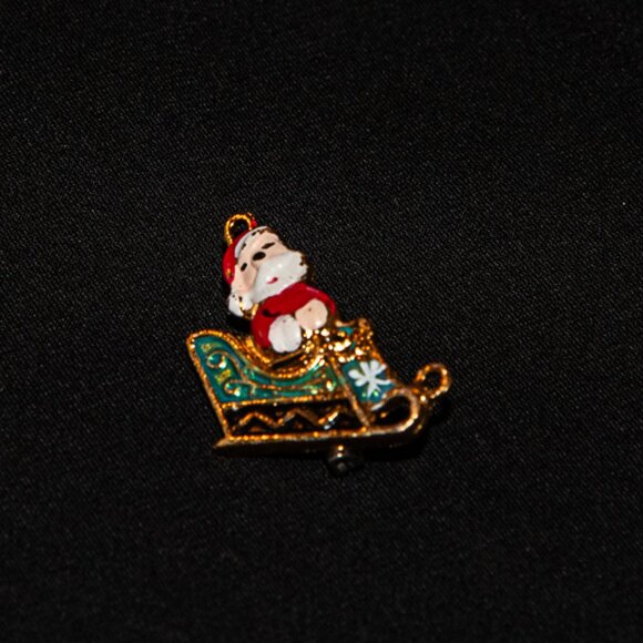 Santa and Sleigh Brooch - Picture 1 of 2